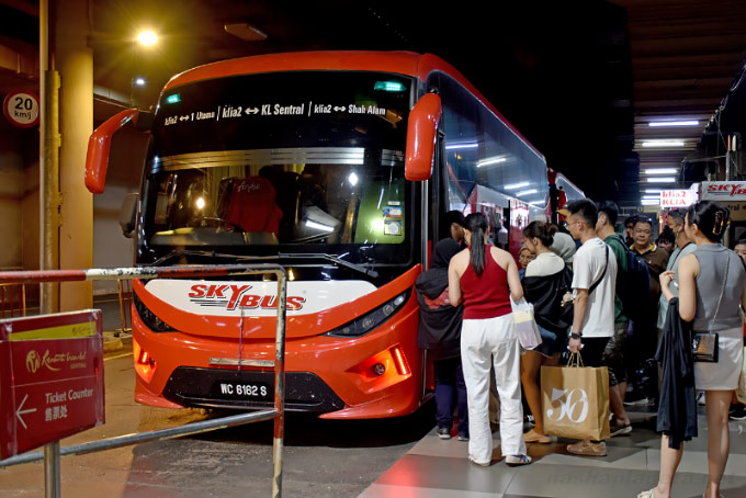 Bus from Kuala Lumpur Airport KLIA to KL Sentral