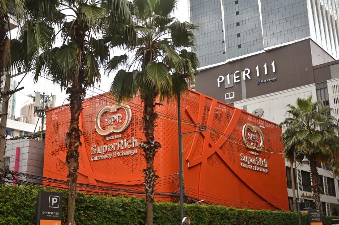 Superrich exchange office in Bangkok