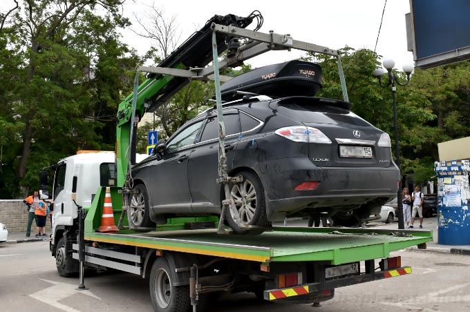 Эвакуация авто из центра Балаклавы
